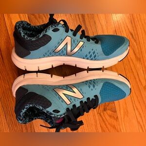 New Balance Women’s Cush Shoes Blue and White Size 6.5